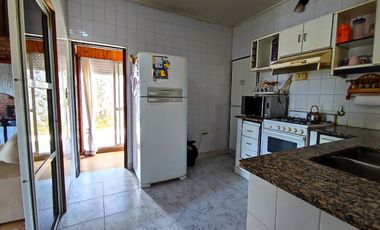 Casa VENTA Romero 2 dormitorios, parque-APTO BANCO
