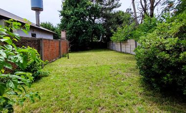 Casa VENTA Romero 2 dormitorios, parque-APTO BANCO