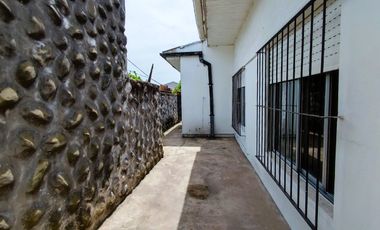 Casa VENTA Romero 2 dormitorios, parque-APTO BANCO