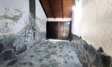 Casa VENTA Romero 2 dormitorios, parque-APTO BANCO