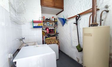 Casa VENTA Romero 2 dormitorios, parque-APTO BANCO