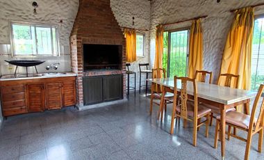 Casa VENTA Romero 2 dormitorios, parque-APTO BANCO