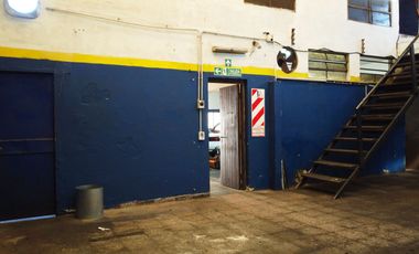 EN VENTA GALPON CON LOCAL COMERCIAL. URQUIZA 3500