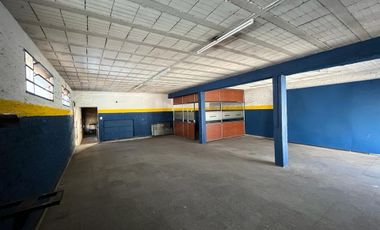 EN VENTA GALPON CON LOCAL COMERCIAL. URQUIZA 3500