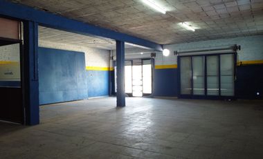 EN VENTA GALPON CON LOCAL COMERCIAL. URQUIZA 3500