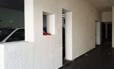 EN VENTA GALPON CON LOCAL COMERCIAL. URQUIZA 3500