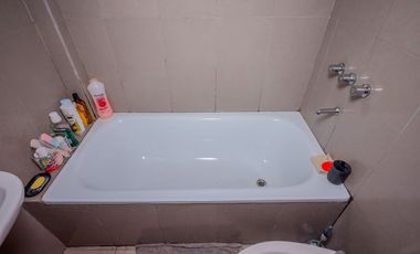 VENTA MONOAMBIENTE CON SUBDIVISIÓN. CASEROS CENTRO