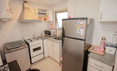 VENTA MONOAMBIENTE CON SUBDIVISIÓN. CASEROS CENTRO