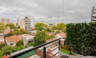 VENTA MONOAMBIENTE CON SUBDIVISIÓN. CASEROS CENTRO