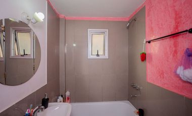 VENTA MONOAMBIENTE CON SUBDIVISIÓN. CASEROS CENTRO