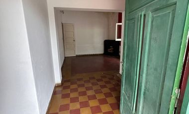 Casa sobre calle Pueyrredón 198