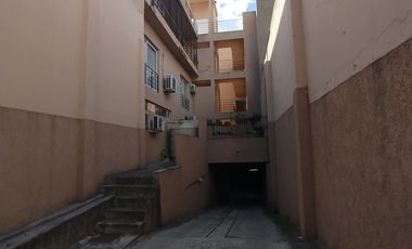 Cochera con Baulera en Venta