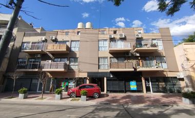 Cochera con Baulera en Venta