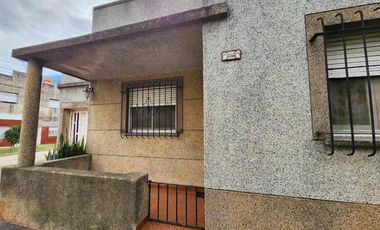 VENTA CASA 4 AMB. TERRAZA CON QUINCHO VILLA BOSCH