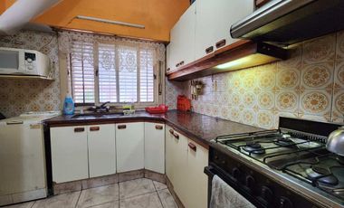 VENTA CASA 4 AMB. TERRAZA CON QUINCHO VILLA BOSCH