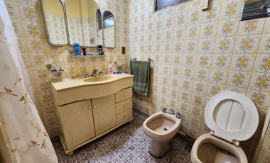 VENTA CASA 4 AMB. TERRAZA CON QUINCHO VILLA BOSCH