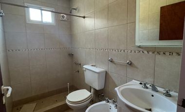 Venta de casa + duplex