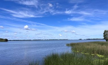 CHALET EN VENTA LAGUNA DE MONTE CON LOTES LIBRES