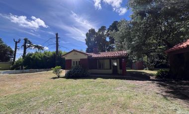CHALET EN VENTA LAGUNA DE MONTE CON LOTES LIBRES