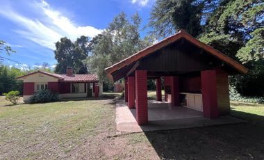 CHALET EN VENTA LAGUNA DE MONTE CON LOTES LIBRES