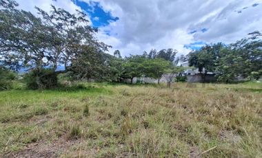 Terreno en venta 3.305 m² sector Nayon
