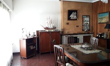 Casa en venta - 5 Dormitorios 3 Baños - 292,48Mts2 - Mar del Plata