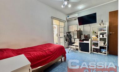 DEPARTAMENTO EN PH 3 AMBIENTES PRIMER PISO, CON PATIO Y TERRAZA LOBRE