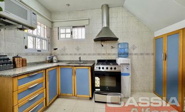 DEPARTAMENTO EN PH 3 AMBIENTES PRIMER PISO, CON PATIO Y TERRAZA LOBRE