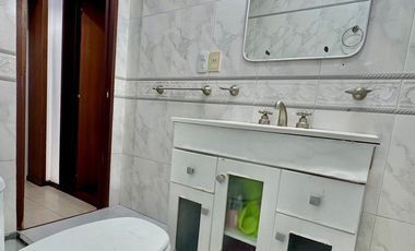DEPARTAMENTO EN PH 3 AMBIENTES PRIMER PISO, CON PATIO Y TERRAZA LOBRE