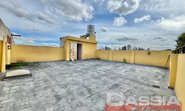 DEPARTAMENTO EN PH 3 AMBIENTES PRIMER PISO, CON PATIO Y TERRAZA LOBRE