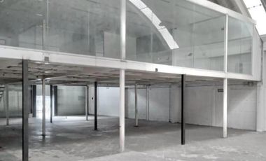 RENTA DE LOCAL COMERCIAL CON MEZANINE EN COLONIA SAN PEDRO DE LOS PINOS