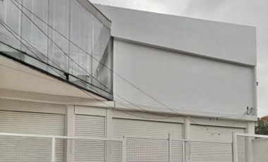 RENTA DE LOCAL COMERCIAL CON MEZANINE EN COLONIA SAN PEDRO DE LOS PINOS