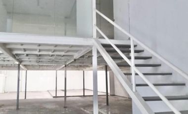 RENTA DE LOCAL COMERCIAL CON MEZANINE EN COLONIA SAN PEDRO DE LOS PINOS