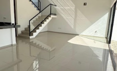 EN VENTA CASA EN FRACCIONAMIENTO EN CONKAL