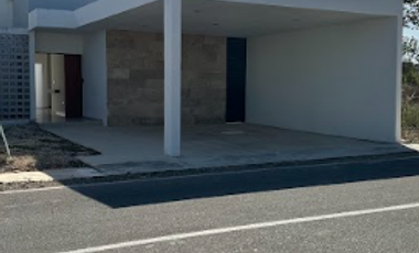 EN VENTA CASA EN FRACCIONAMIENTO EN CONKAL