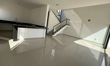 EN VENTA CASA EN FRACCIONAMIENTO EN CONKAL
