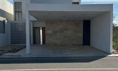 EN VENTA CASA EN FRACCIONAMIENTO EN CONKAL