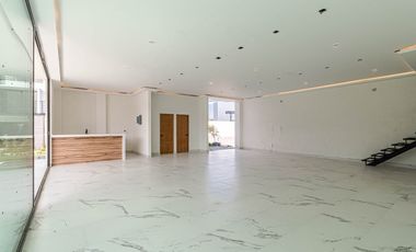 Casa con jardín🌱 alberca 🏊🏻‍♀️ y vigilancia las 24hrs 👮🏻‍♀️ $3,280,000 🏦