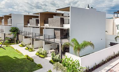 Casa con jardín🌱 alberca 🏊🏻‍♀️ y vigilancia las 24hrs 👮🏻‍♀️ $3,280,000 🏦