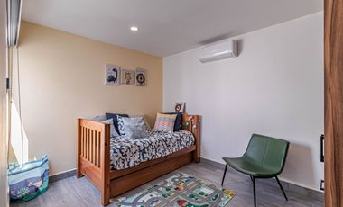 Casa con jardín🌱 alberca 🏊🏻‍♀️ y vigilancia las 24hrs 👮🏻‍♀️ $3,280,000 🏦