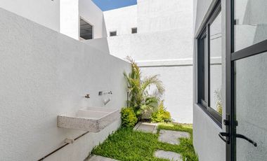 Casa con jardín🌱 alberca 🏊🏻‍♀️ y vigilancia las 24hrs 👮🏻‍♀️ $3,280,000 🏦