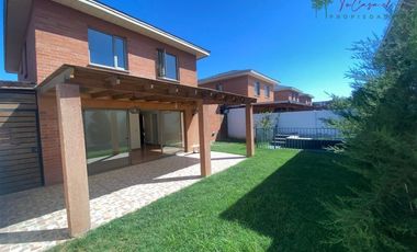 Casa en Venta en VALLE ARAUCARIAS - LINDEROS - BUIN