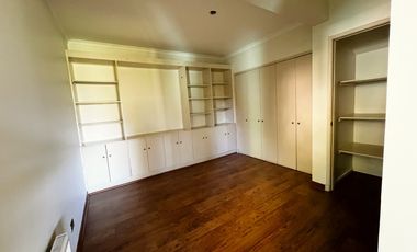 Encantadora Casa Estilo Provenzal en Los Trapenses Condominio Privado | Vista Cordillera