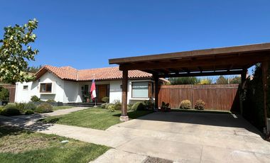 Arriendo casa en Los Adobes de Nogales en Machali