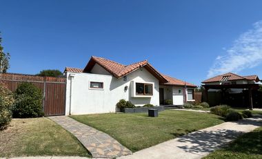 Arriendo casa en Los Adobes de Nogales en Machali