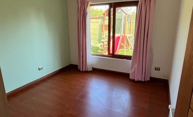 Arriendo casa en Los Adobes de Nogales en Machali