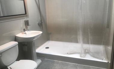 Hotel de 34 habitaciones con baño privado en Santiago Centro