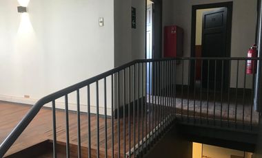 Hotel de 34 habitaciones con baño privado en Santiago Centro