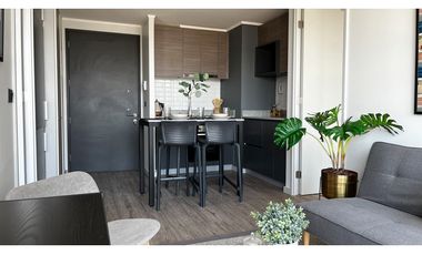ARRIENDO METRO LO OVALLE / JOSE URETA / LA CISTERNA