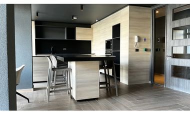 ARRIENDO METRO LO OVALLE / JOSE URETA / LA CISTERNA